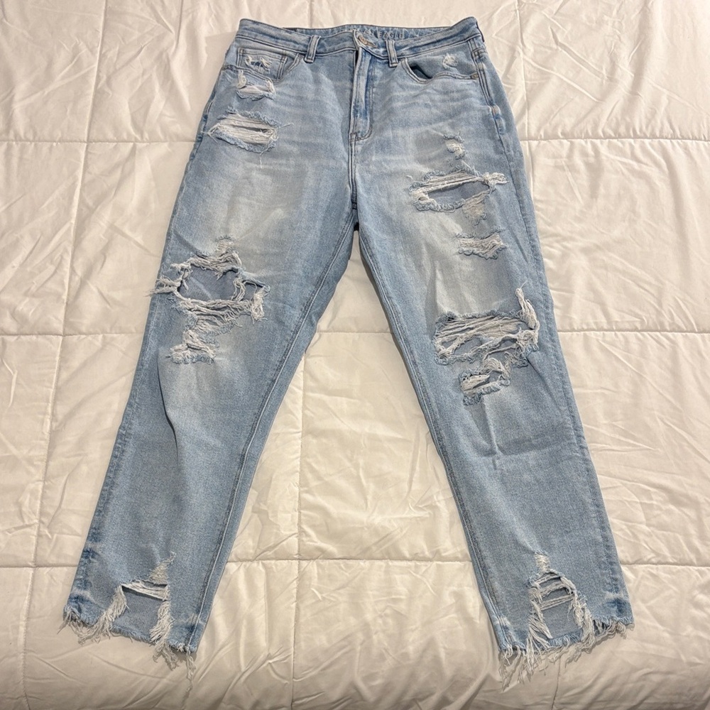 American Eagle Outfitters Light Blue Distressed Boyfriend Jeans